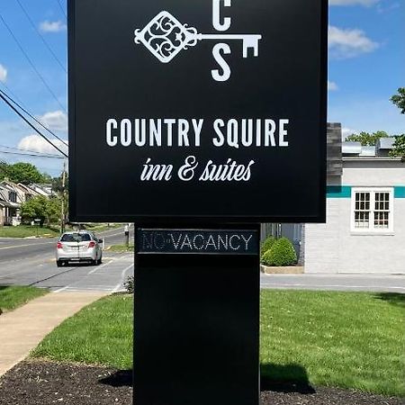Country Squire Inn And Suites 뉴홀란드 외부 사진