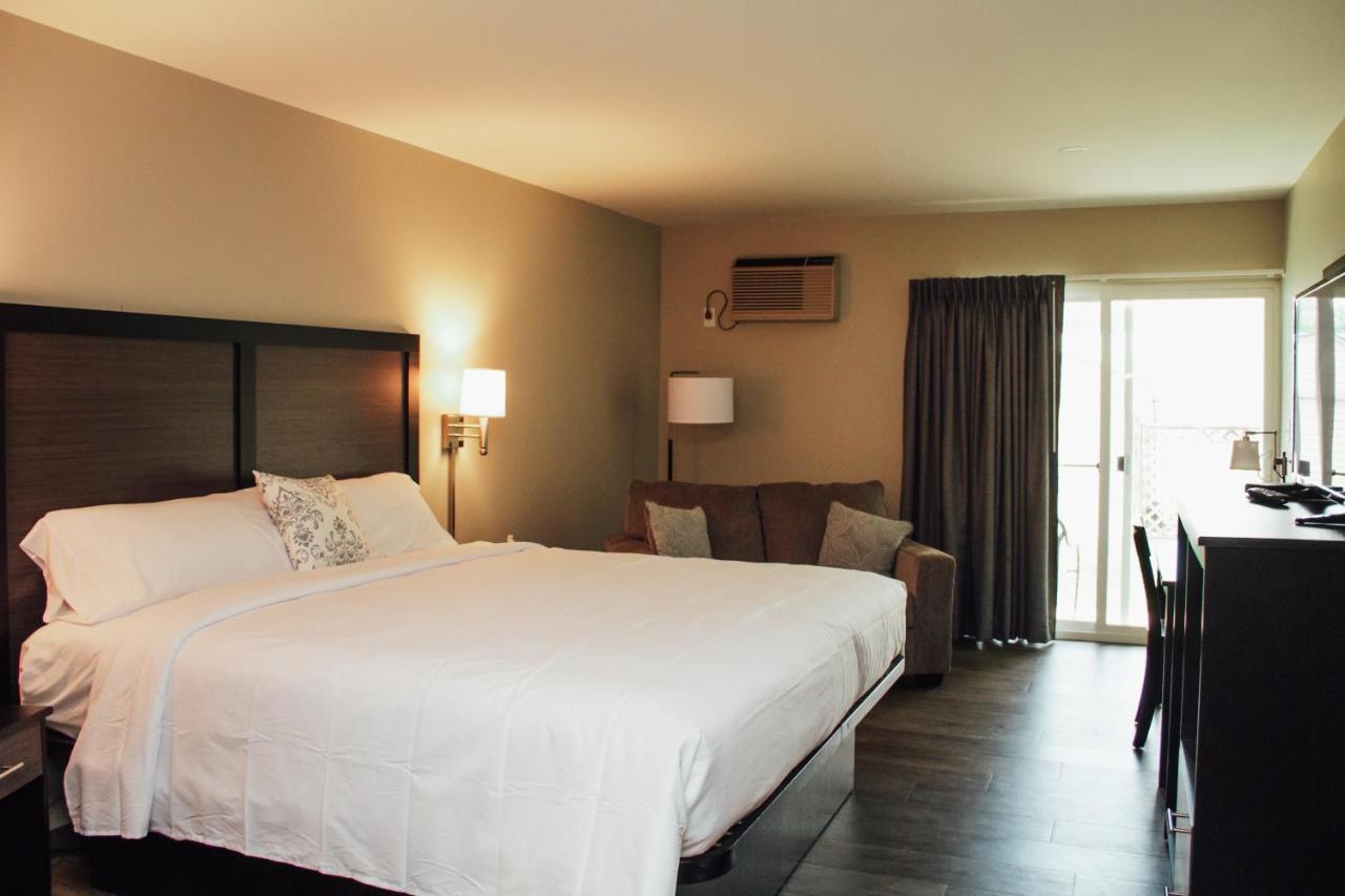 Country Squire Inn And Suites 뉴홀란드 외부 사진