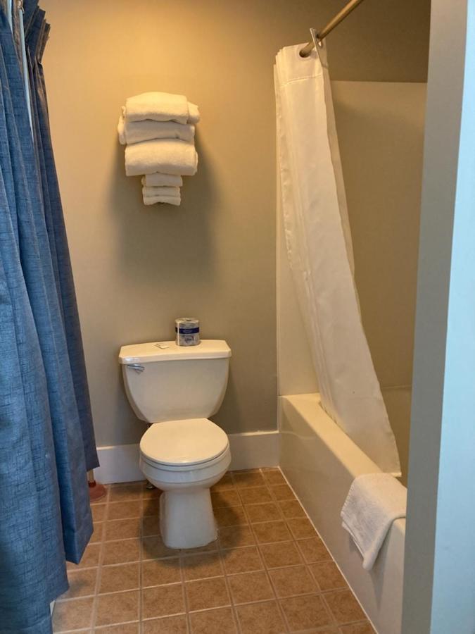 Country Squire Inn And Suites 뉴홀란드 외부 사진
