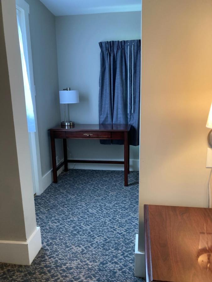 Country Squire Inn And Suites 뉴홀란드 외부 사진